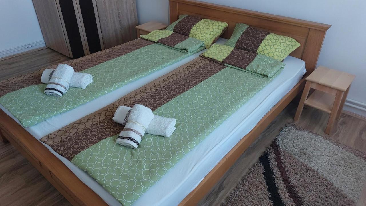 Apartman Centar Sremska Mitrovica Exterior foto