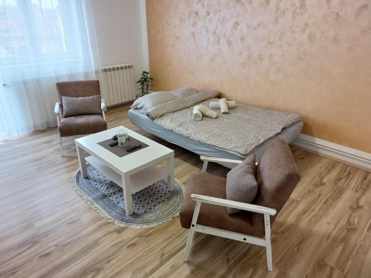 Apartman Centar Sremska Mitrovica Exterior foto